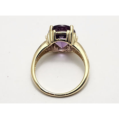 14K Yellow Gold Oval Cut Amethyst Ring