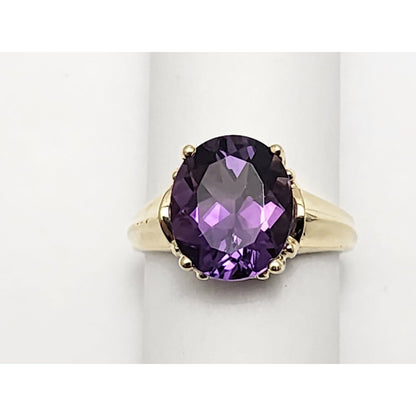 14K Yellow Gold Oval Cut Amethyst Ring