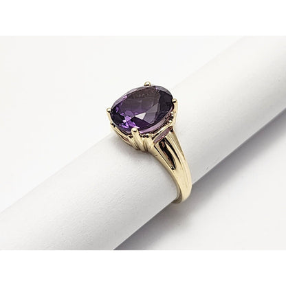 14K Yellow Gold Oval Cut Amethyst Ring