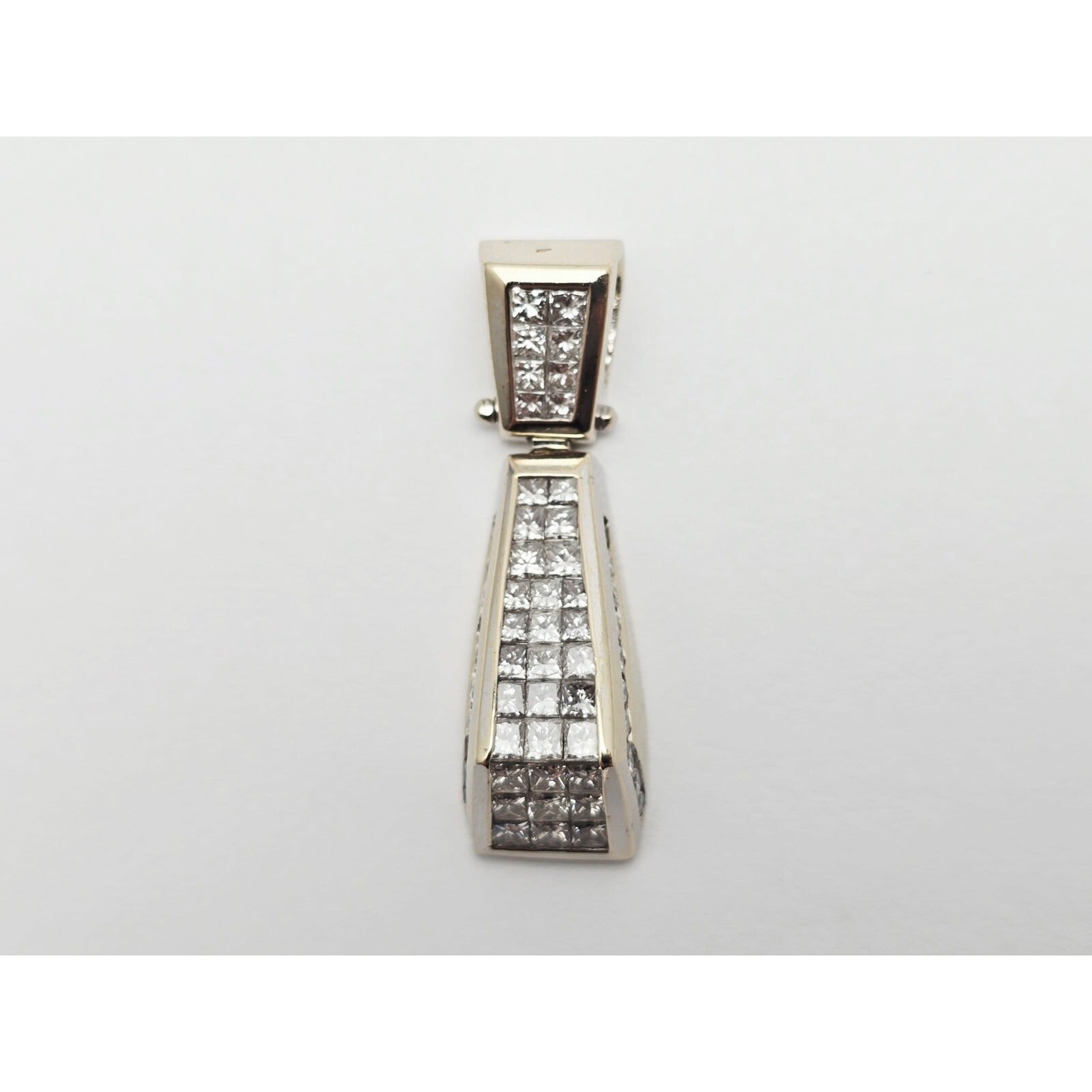 18K White Gold Princess Cut Invisible Setting Diamond Charm Pendant ...