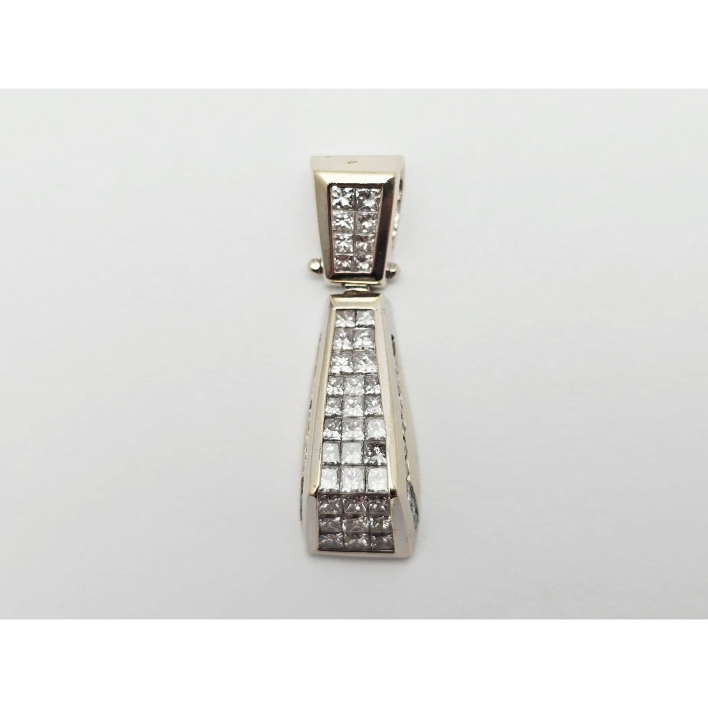 18K White Gold Princess Cut Invisible Setting Diamond Charm Pendant