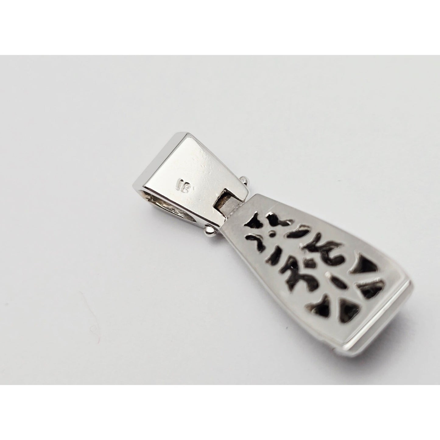 18K White Gold Princess Cut Invisible Setting Diamond Charm Pendant