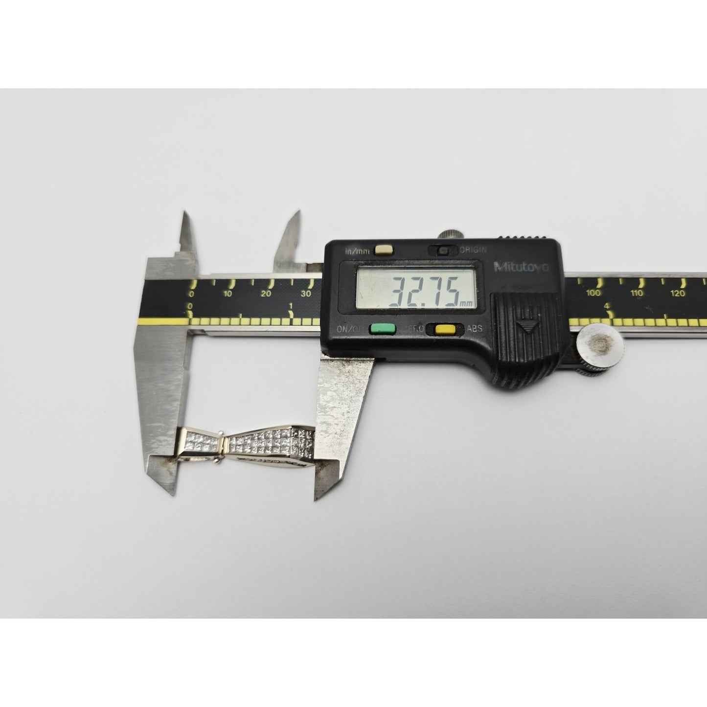 18K White Gold Princess Cut Invisible Setting Diamond Charm Pendant