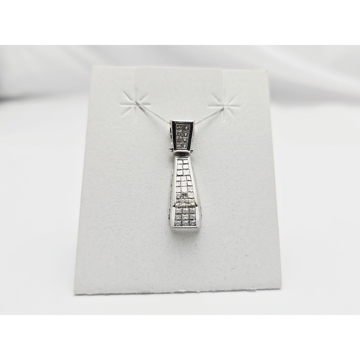 18K White Gold Princess Cut Invisible Setting Diamond Charm Pendant