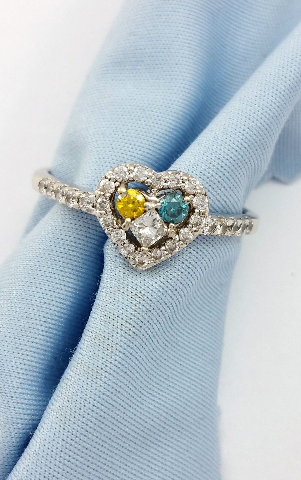 18K White Gold Designer Ring With Colored Diamonds