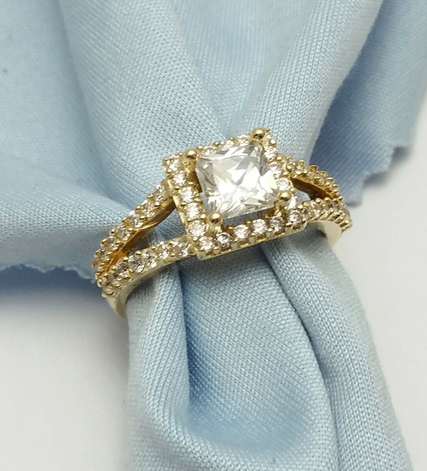 14K Solid Yellow Gold Cubic Zirconia Engagement Ring