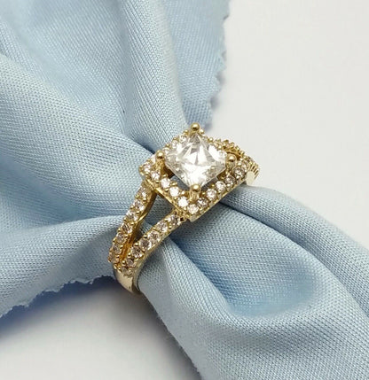 14K Solid Yellow Gold Cubic Zirconia Engagement Ring