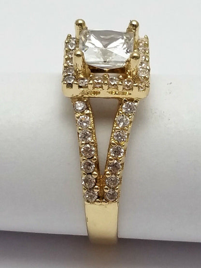 14K Solid Yellow Gold Cubic Zirconia Engagement Ring