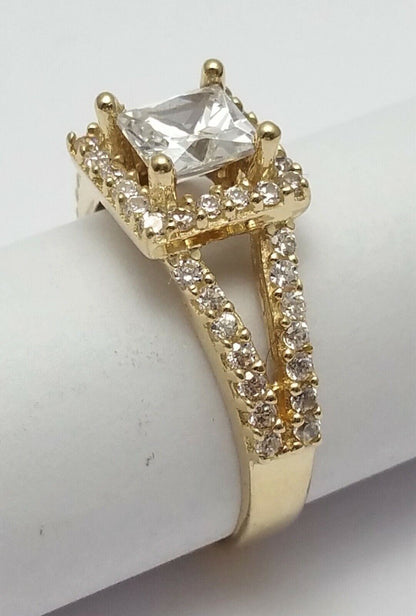 14K Solid Yellow Gold Cubic Zirconia Engagement Ring