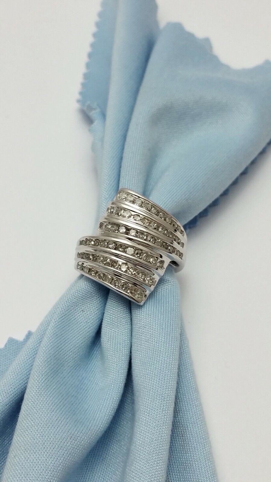 10K White Gold Ladies Designer Ring w/ Cluster of Diamonds