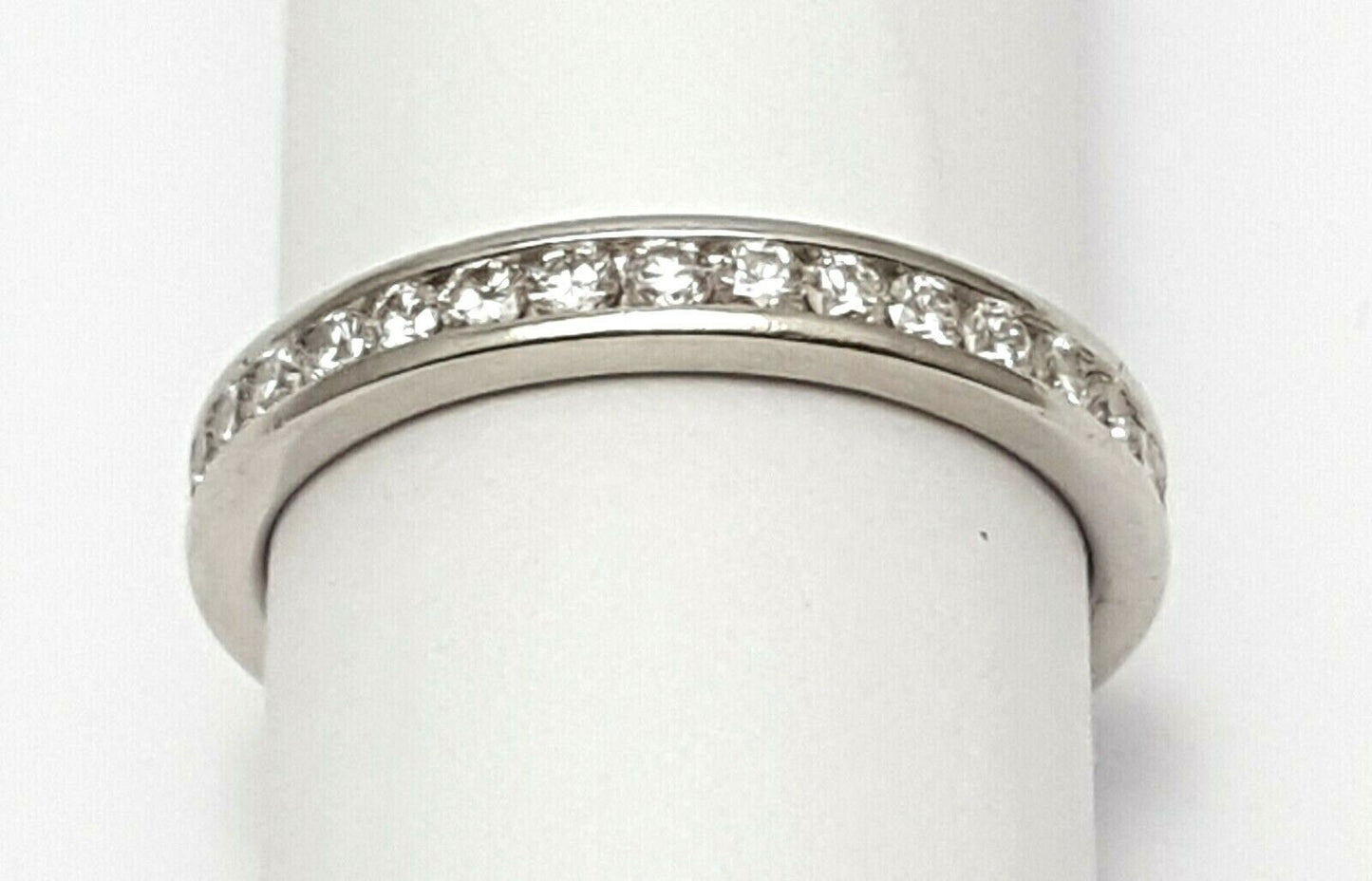 Exquisite Solid Designer Platinum Diamond Eternity Engagement Wedding Ring Band