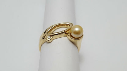 14K Solid Yellow Gold Designer Diamond & Pearl Ring