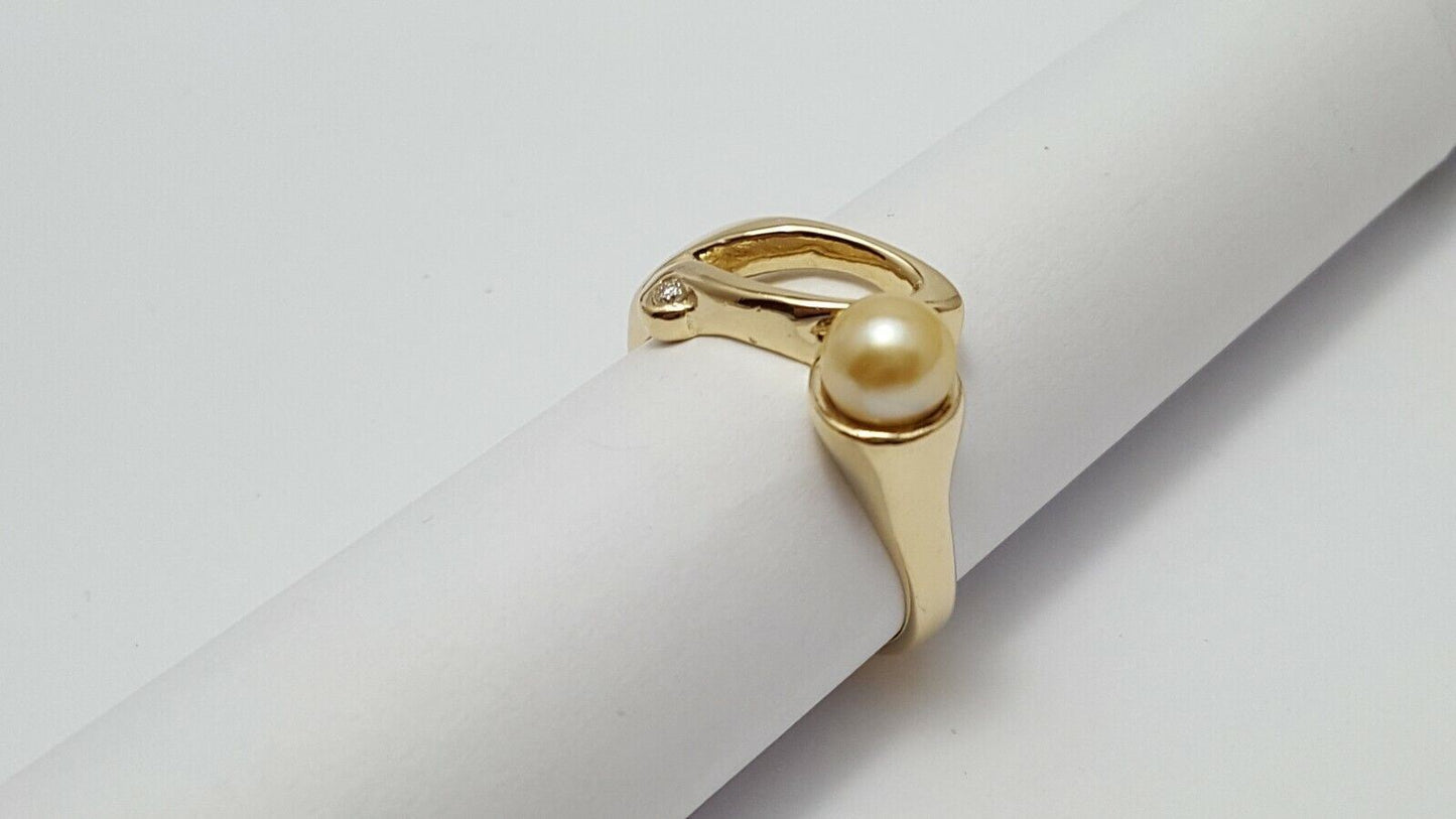 14K Solid Yellow Gold Designer Diamond & Pearl Ring