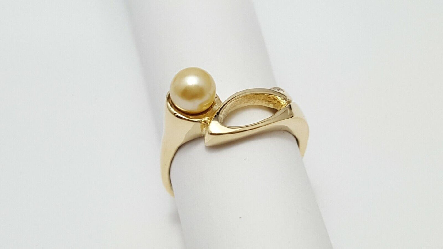 14K Solid Yellow Gold Designer Diamond & Pearl Ring