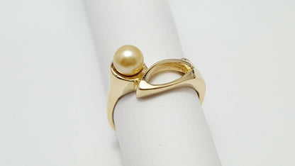 14K Solid Yellow Gold Designer Diamond & Pearl Ring