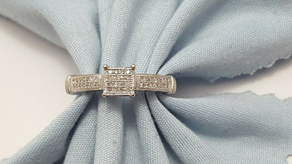 10K Solid White Gold Designer Diamond Ring