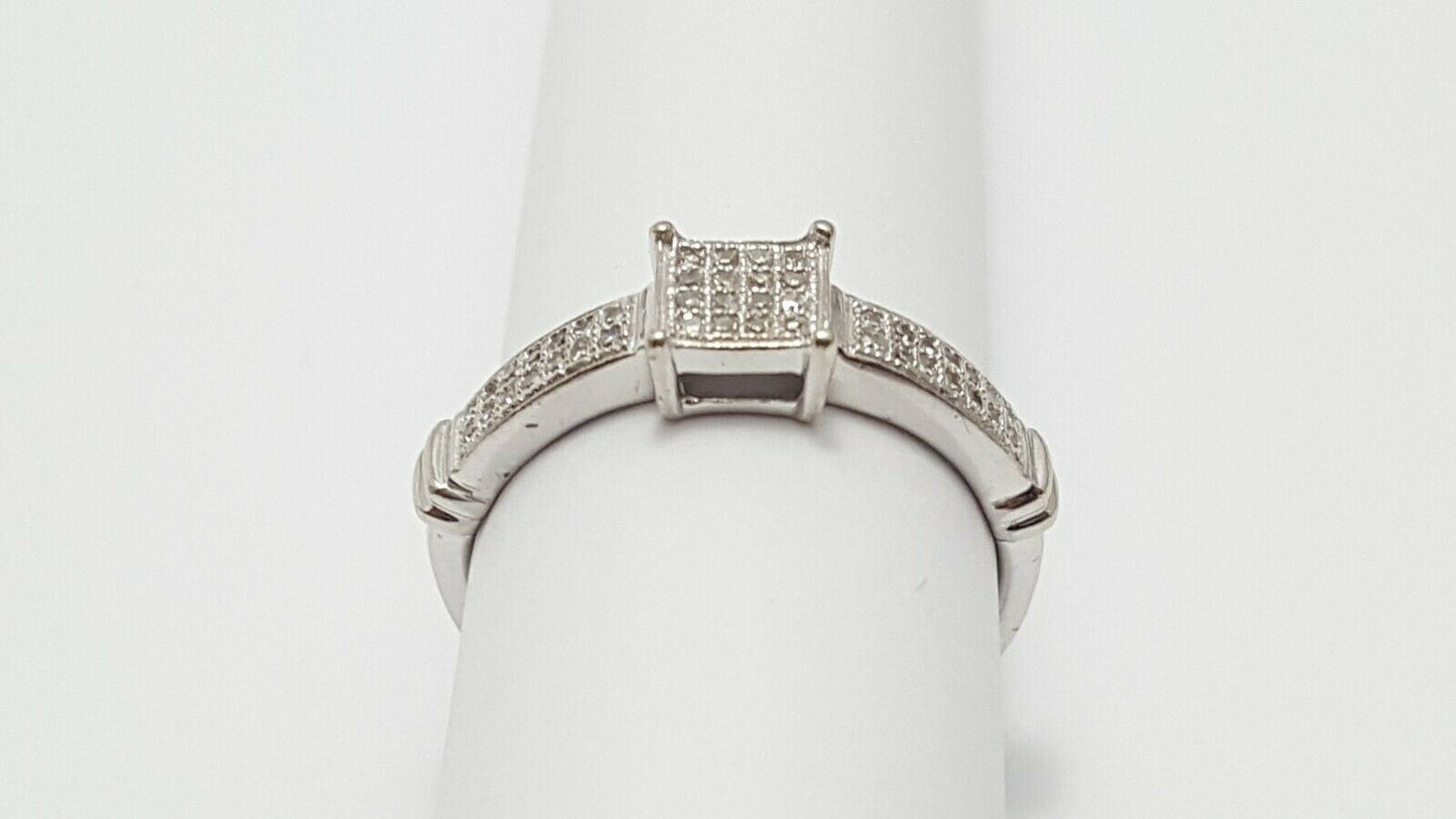 10K Solid White Gold Designer Diamond Ring