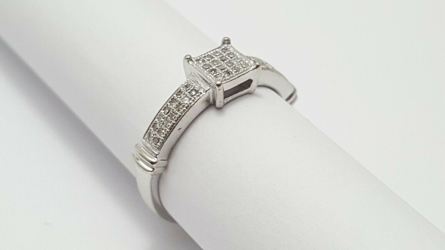 10K Solid White Gold Designer Diamond Ring