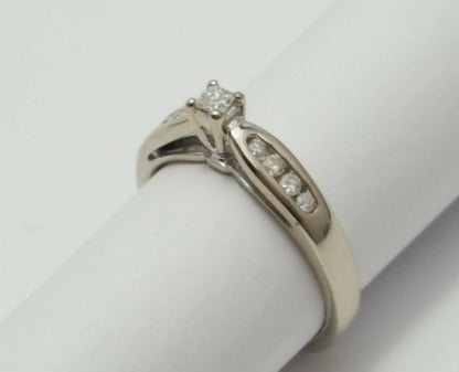 10K Solid White Gold Designer Diamond Ring