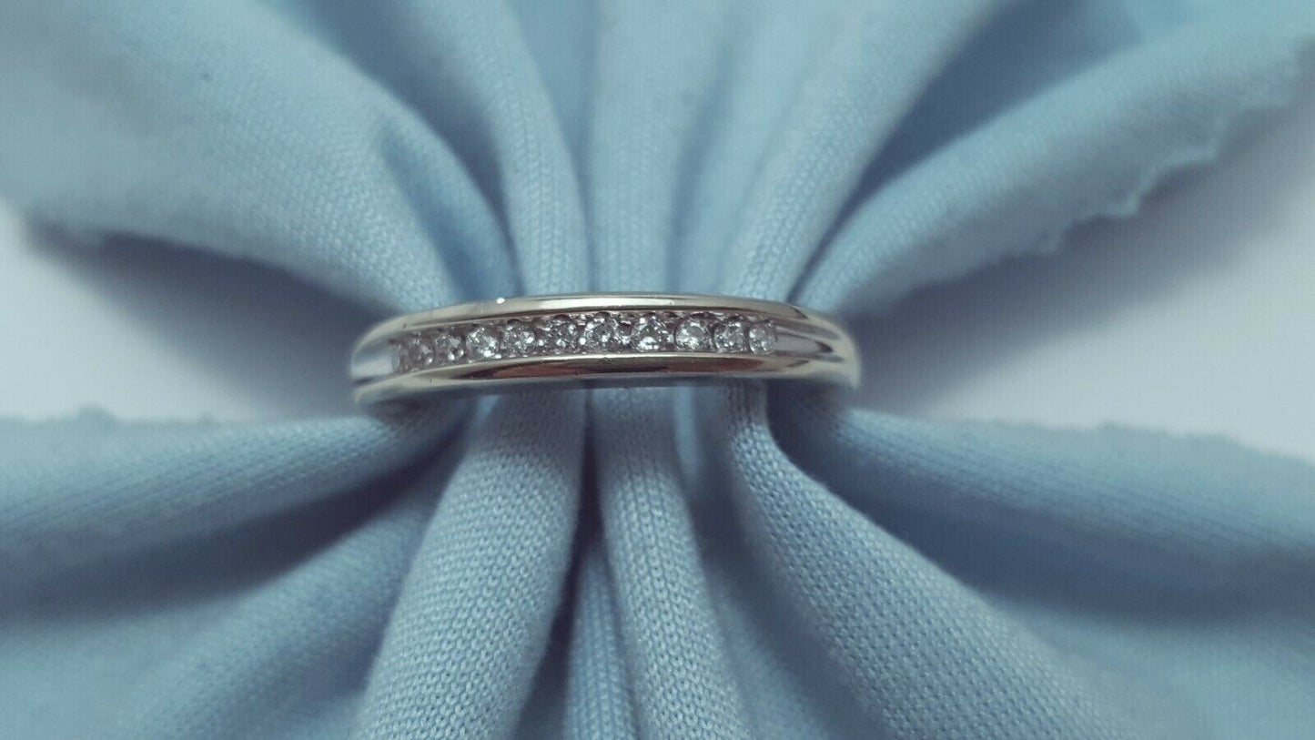 14K White Gold Designer Diamond Wedding Band Ring - Size 6.75