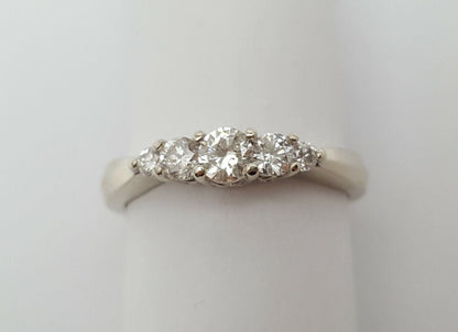 Beautiful 14K Karat Solid White Gold Wedding Engagement Diamond Ring