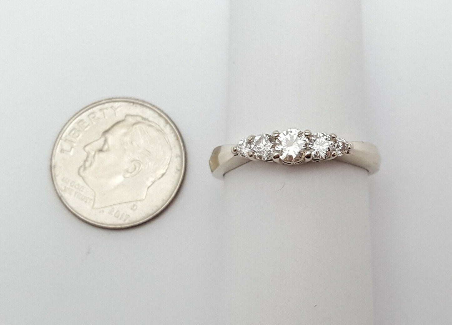 Beautiful 14K Karat Solid White Gold Wedding Engagement Diamond Ring