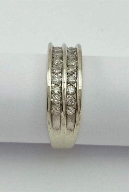 10K White Gold Designer Ring Band W/ Cluster of Diamonds