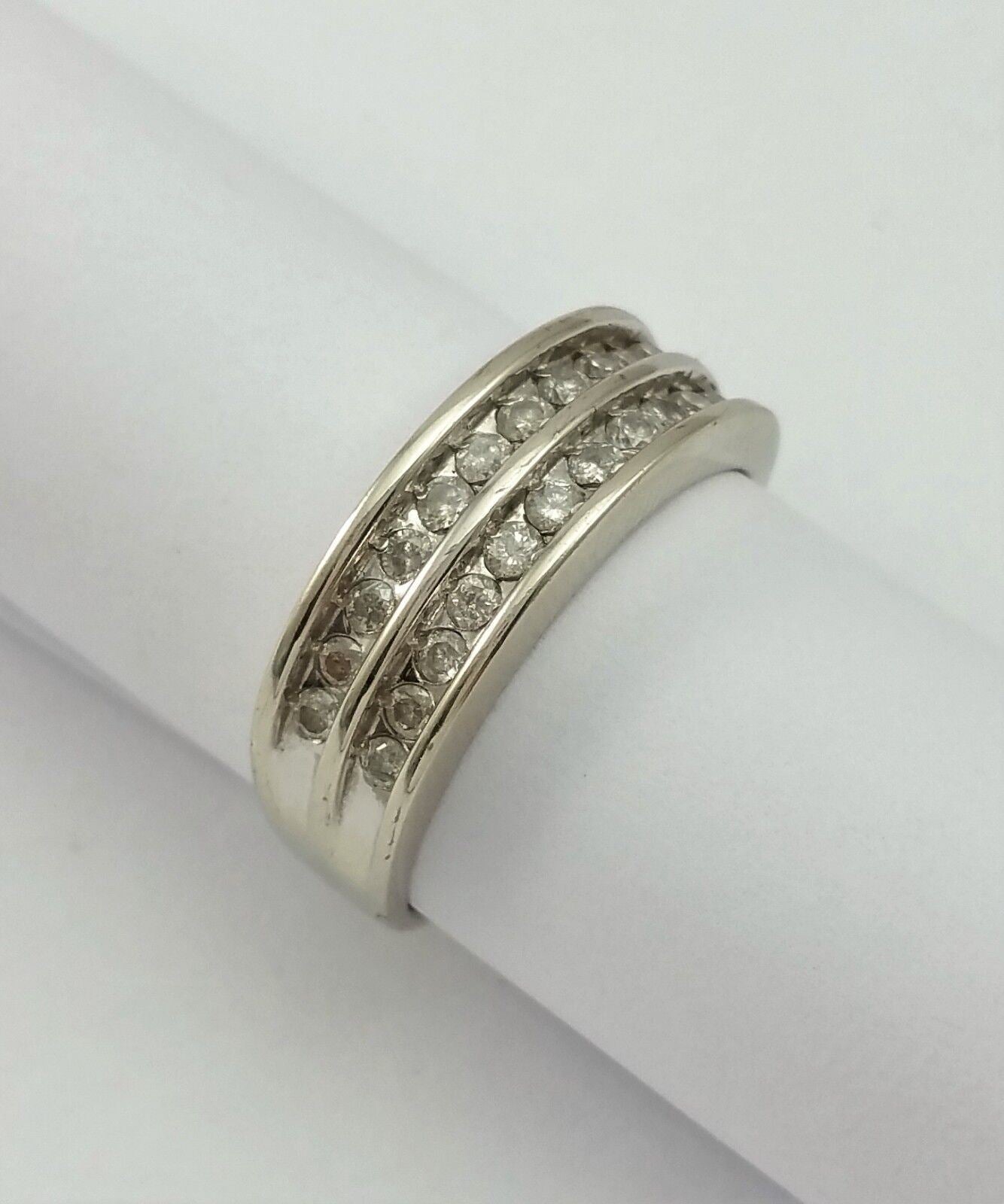 10K White Gold Designer Ring Band W/ Cluster of Diamonds