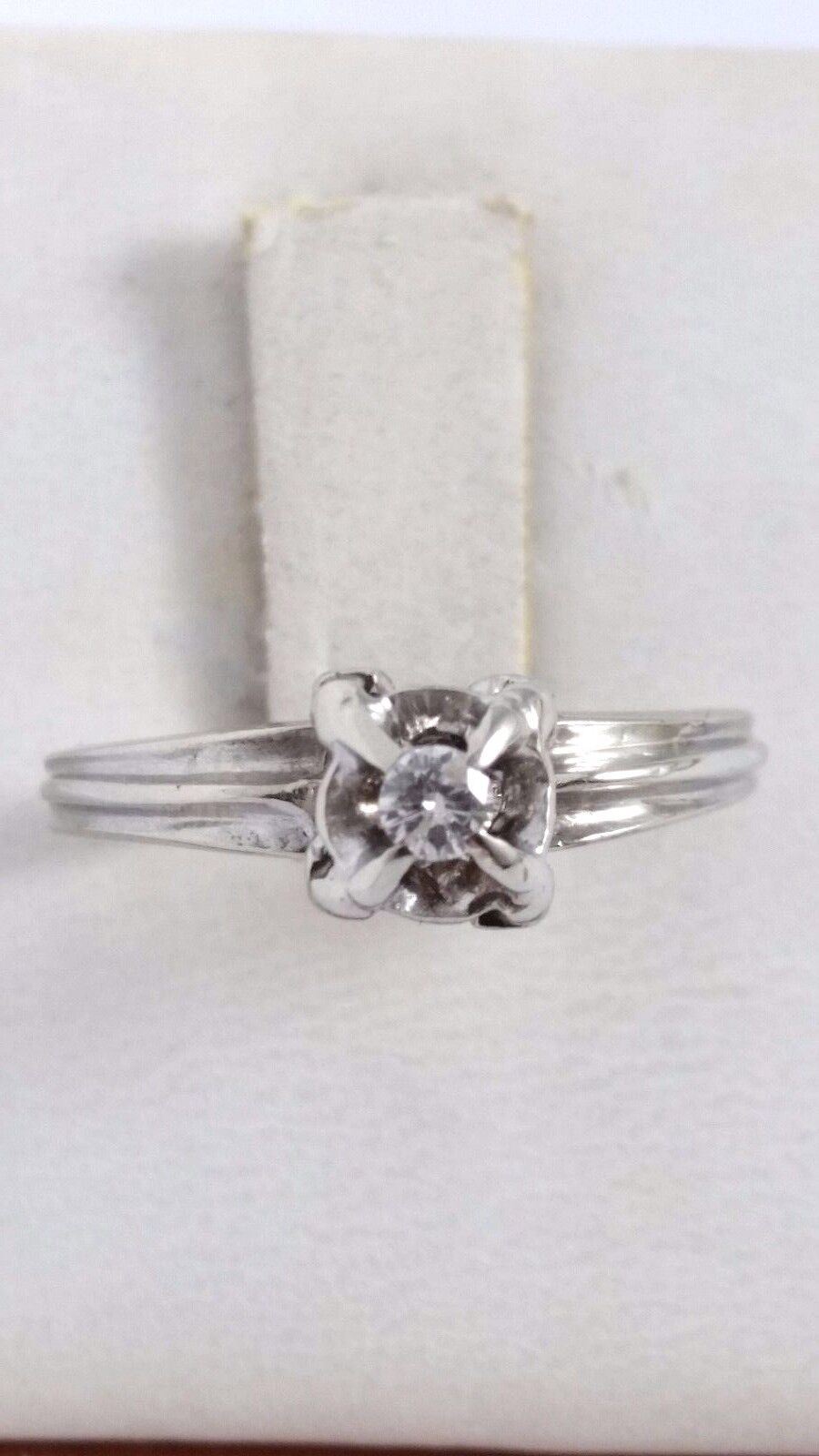 10K White Gold Wedding Engagement Solitaire Ring with Diamond