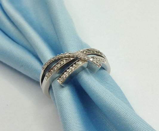 10K Solid White Gold Ladies Designer Ring With Diamonds