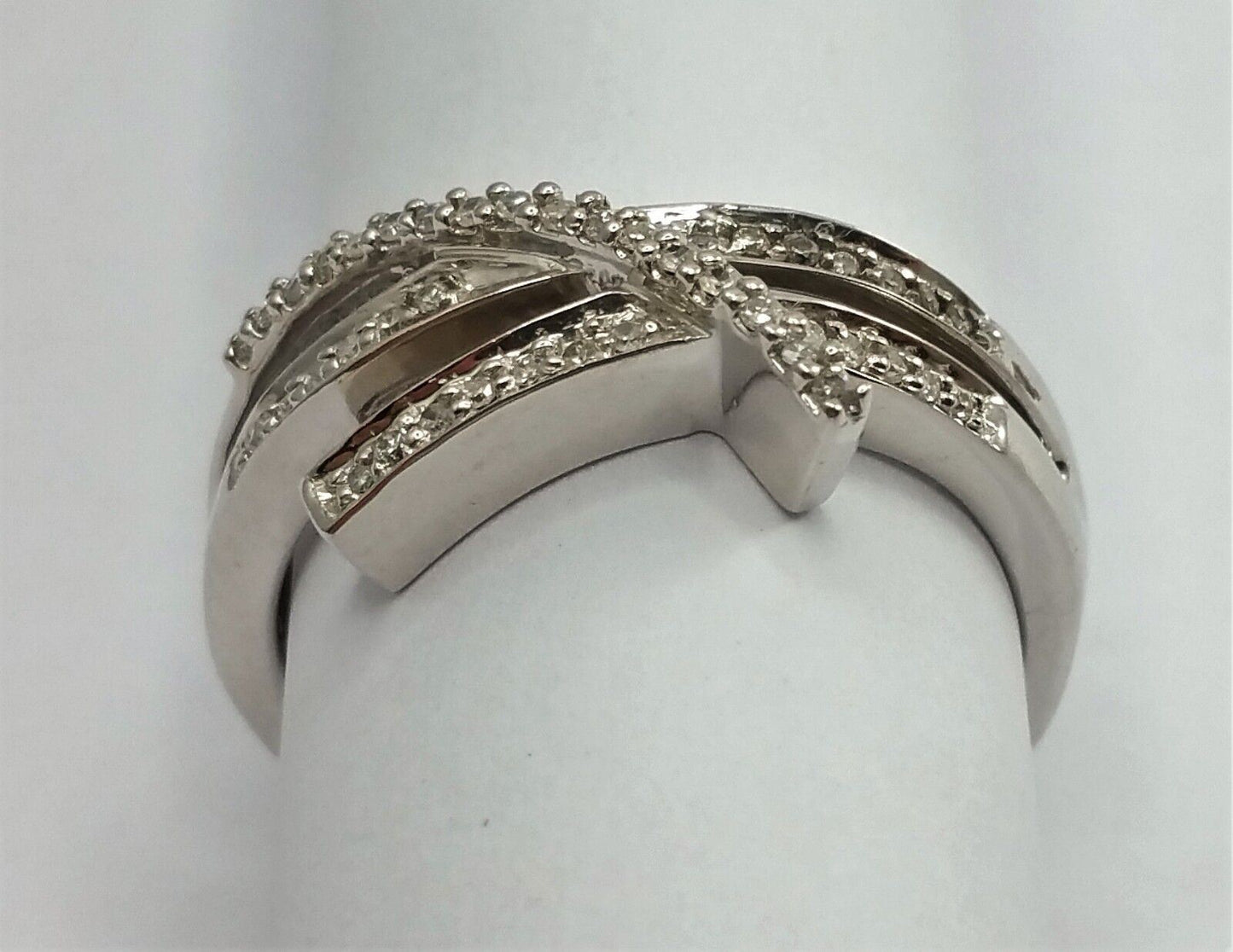 10K Solid White Gold Ladies Designer Ring With Diamonds