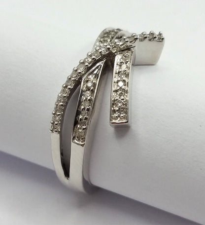 10K Solid White Gold Ladies Designer Ring With Diamonds