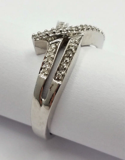 10K Solid White Gold Ladies Designer Ring With Diamonds