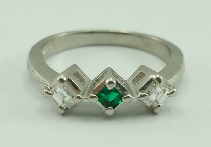 Exquisite Solid Platinum 900PL Desinger Ladies Ring With Emerald & Diamonds