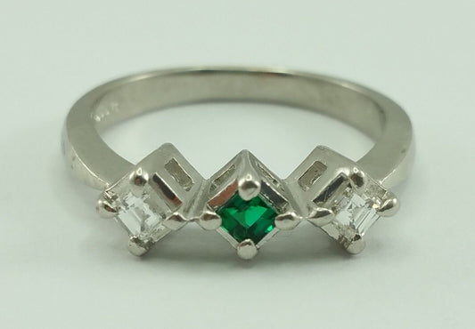 Exquisite Solid Platinum 900PL Desinger Ladies Ring With Emerald & Diamonds