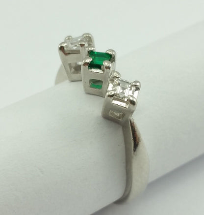 Exquisite Solid Platinum 900PL Desinger Ladies Ring With Emerald & Diamonds