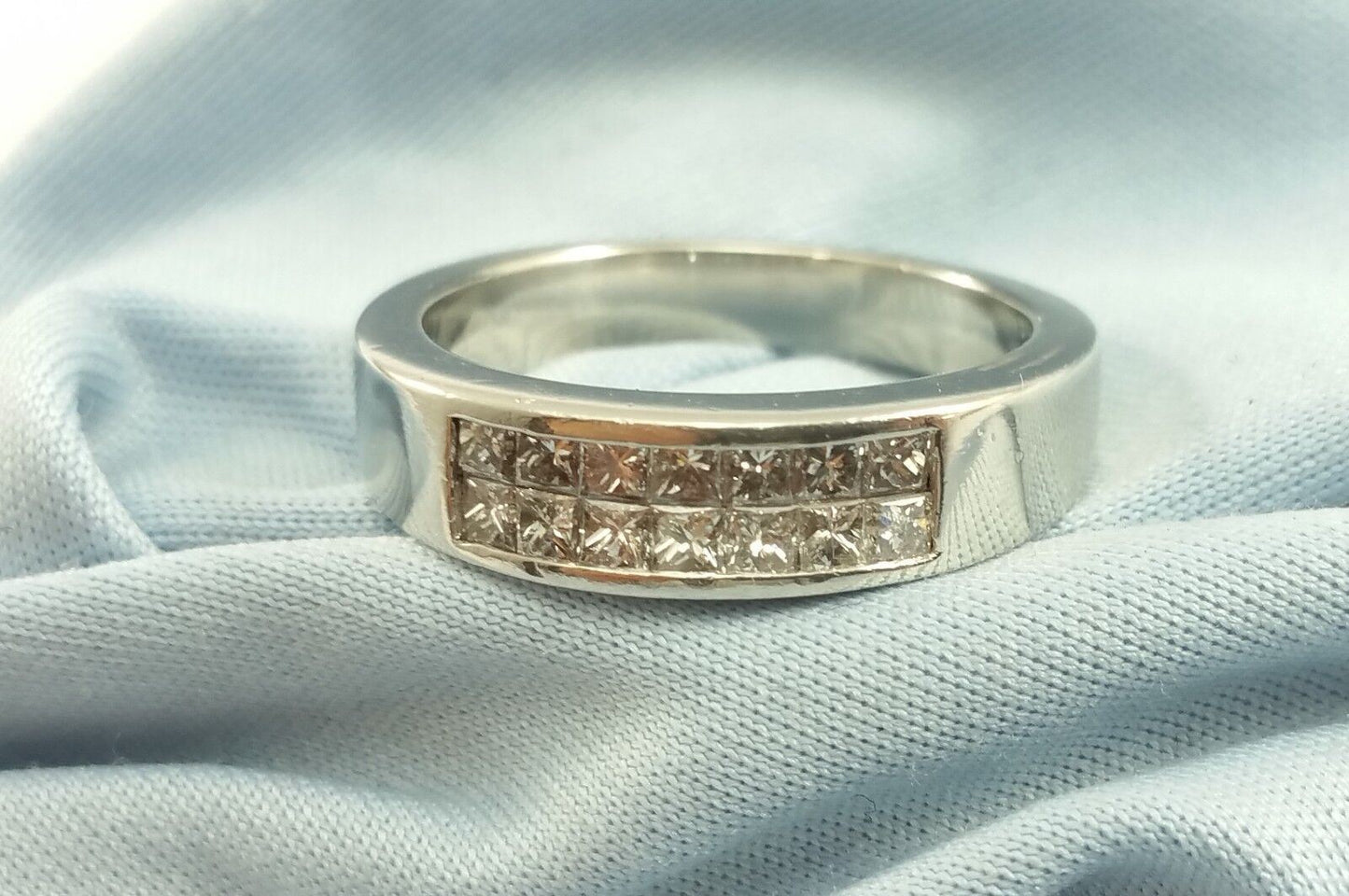 Exquisite Solid Platinum Wedding Ring Band With Diamonds