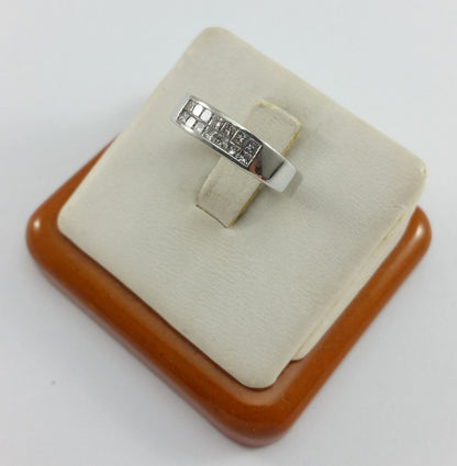 Exquisite Solid Platinum Wedding Ring Band With Diamonds