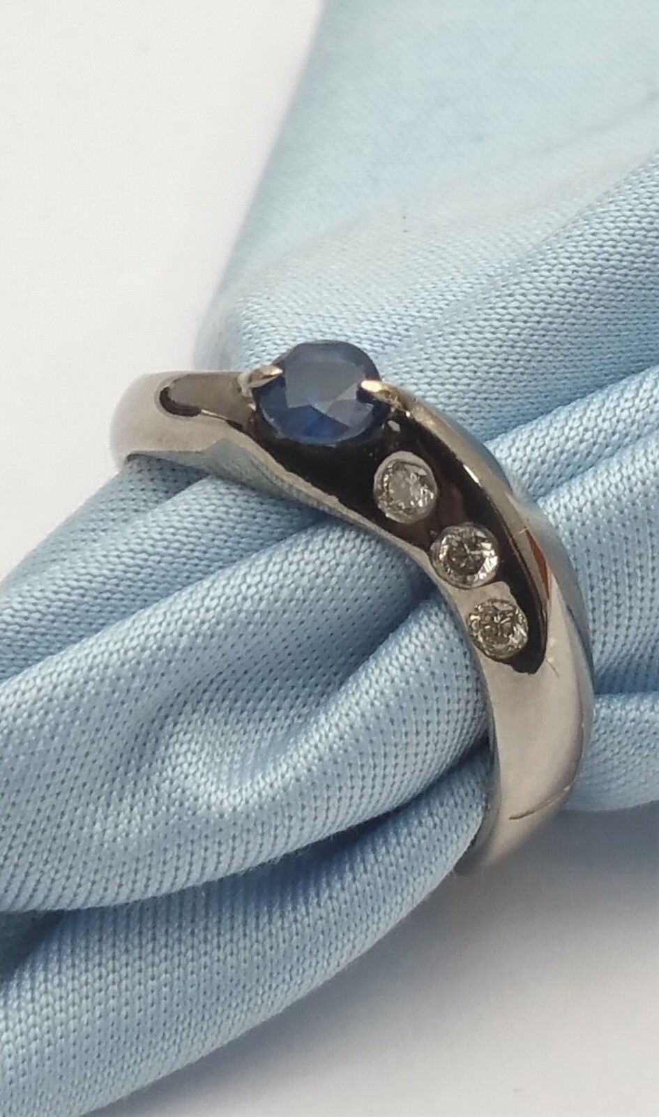 14K White Gold Designer Ladies Ring W/ Sapphire & Diamonds