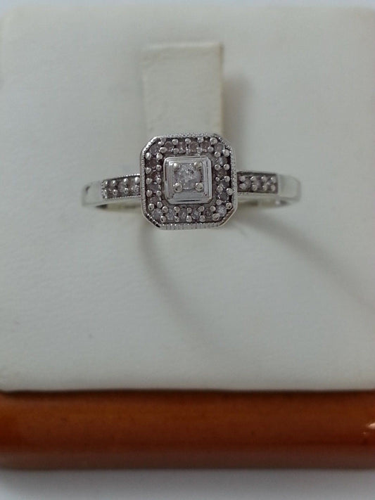 10K White Gold Ladies Ring With Diamonds