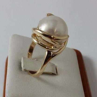 14K  Solid Yellow Gold Ladies Ring With White Mabe Pearl