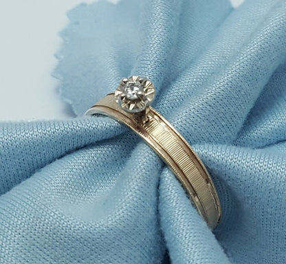 14K Solid Yellow Gold Engagement Solitaire Cubic Zirconia Ring