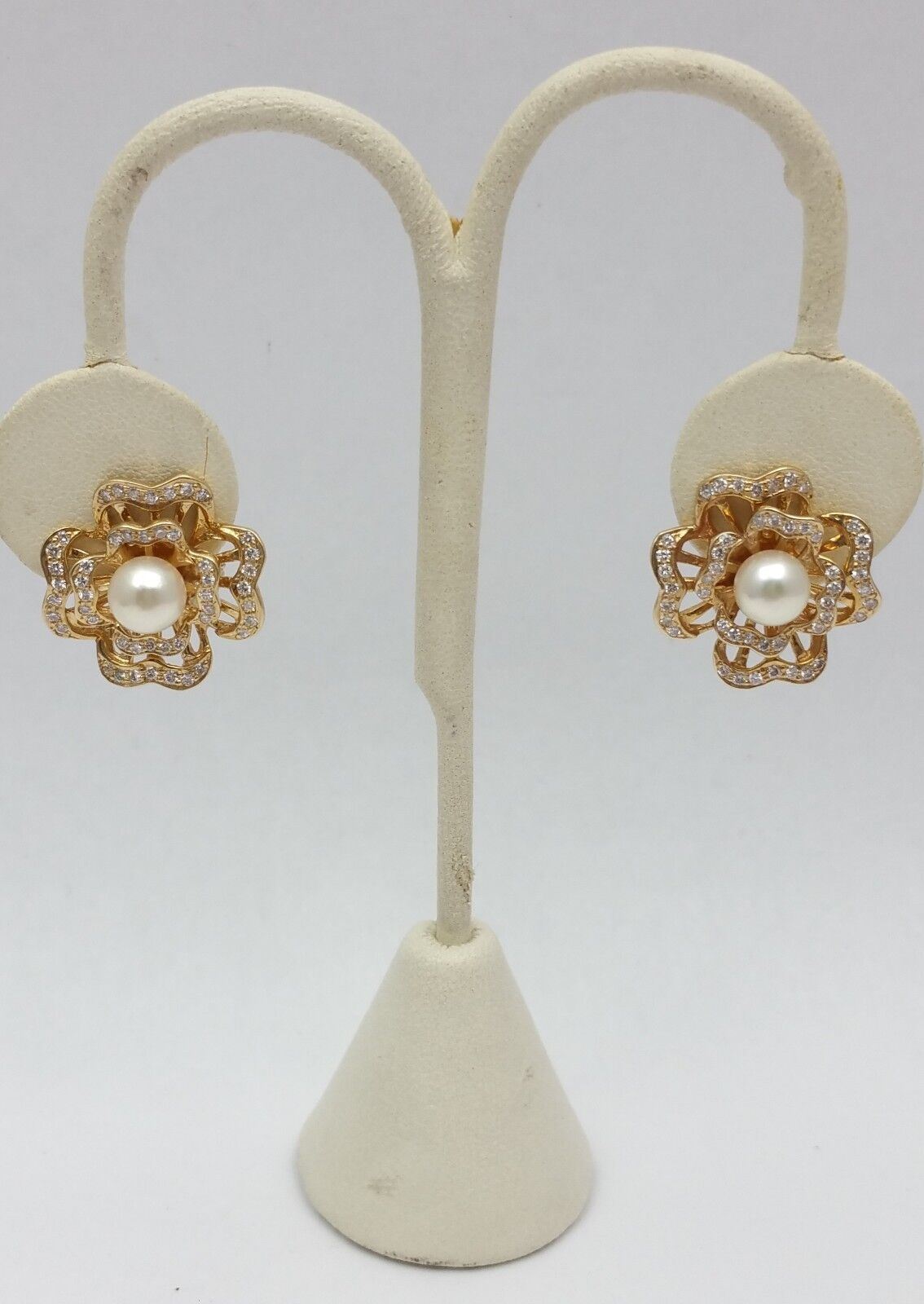 Elegant 14K Karat Solid Yellow Gold Clover Pearl & Diamond Earring's