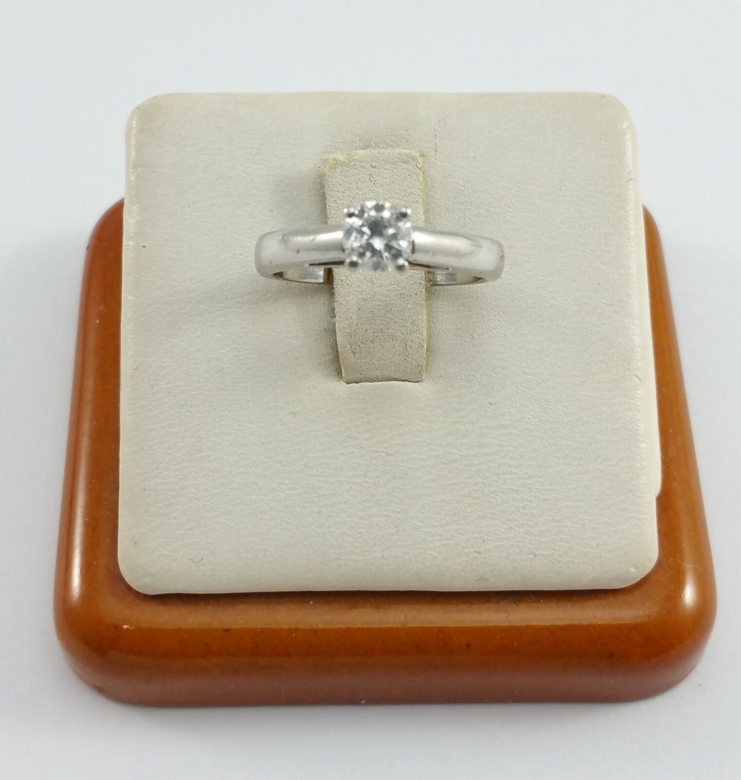 Exquisite Solid White Platinum 950PL Designer Engagement Solitaire Ring