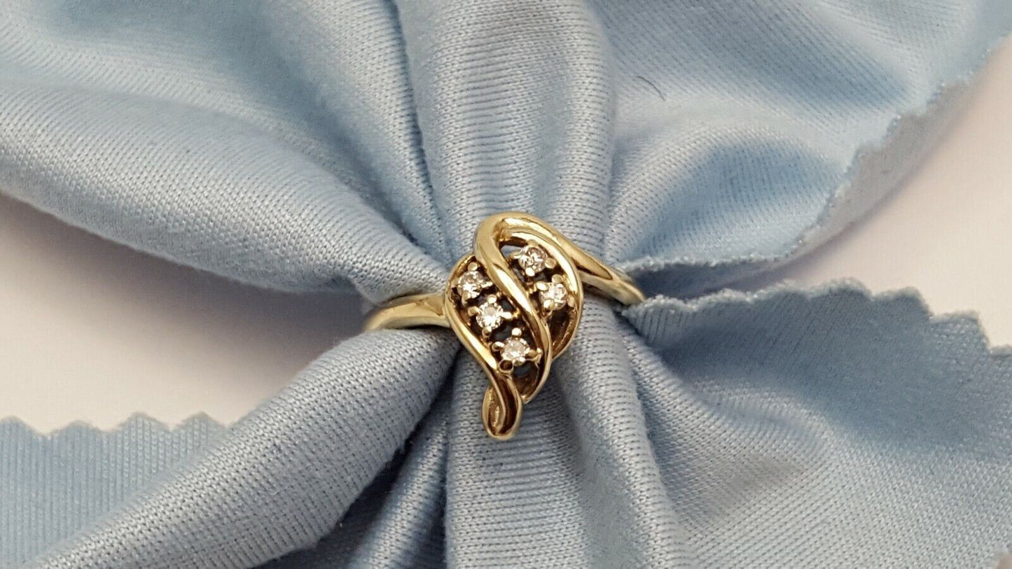 14K Solid Yellow Gold Leaf Round Diamond Ring