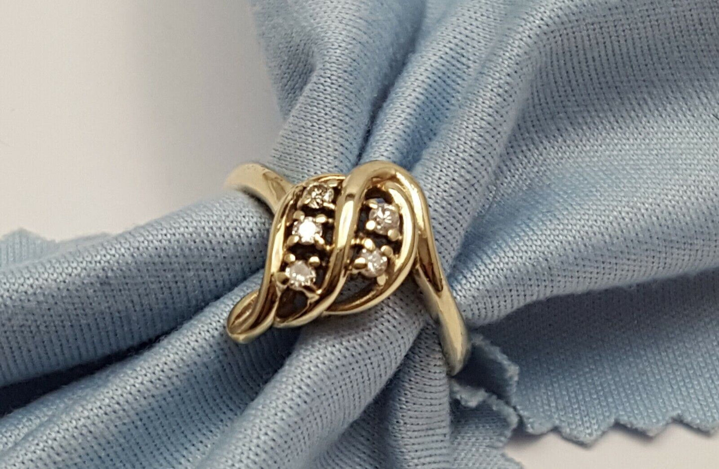 14K Solid Yellow Gold Leaf Round Diamond Ring