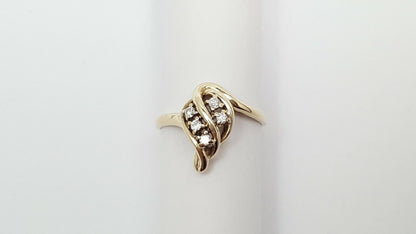 14K Solid Yellow Gold Leaf Round Diamond Ring