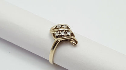 14K Solid Yellow Gold Leaf Round Diamond Ring