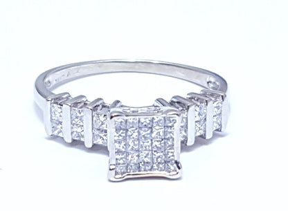 Elegant 14K Karat Solid White Gold Ladies Princess Cut Diamond Engagement Ring