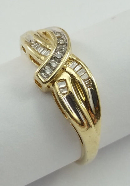 10K Solid Yellow Gold Baguette & Round Diamond Ring